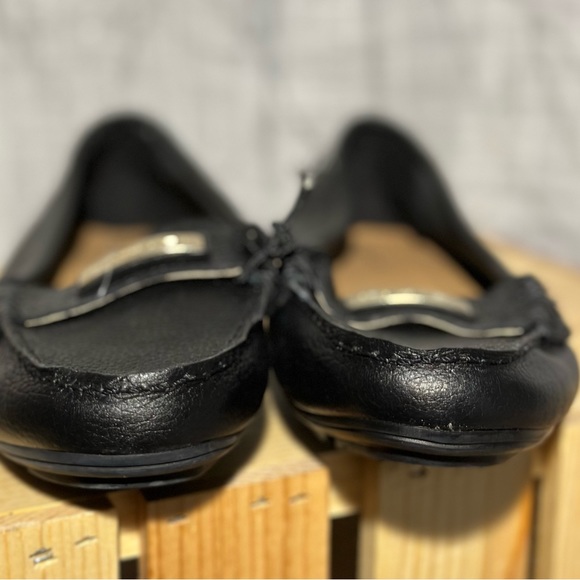 Tahari "Marilu" leather loafers in black - size 8 NWT - Picture 3 of 6